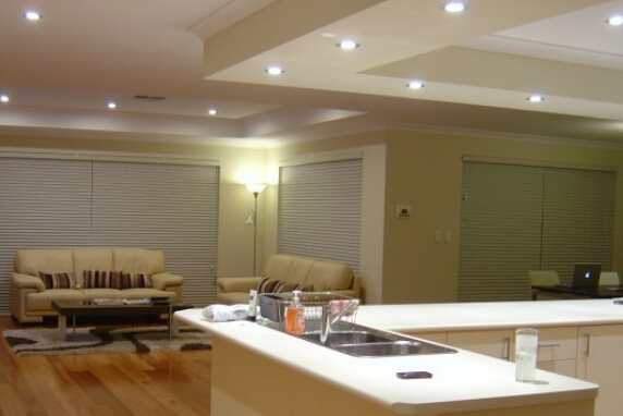 Vantaggi evidenti di luci a LED giù